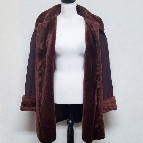 VINTAGE 1970s ILGWU Oxblood Thick Sherpa Lined Hooded Button Up Cuffed Coat - Picture 11 of 14